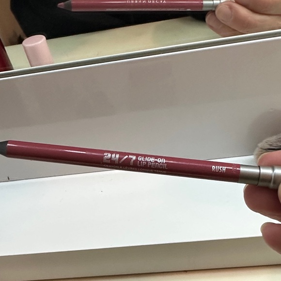 Makeup Bundle - Picture 11 of 11